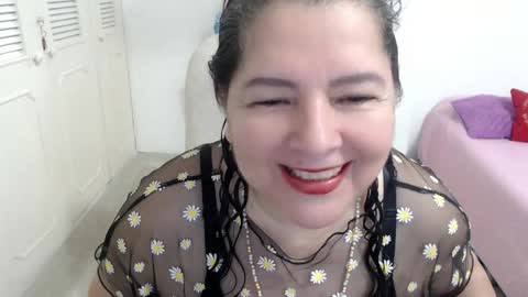 leonela   online show from April 24, 1:08 am