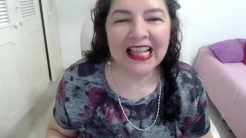 leonela   online show from April 27, 11:47 pm