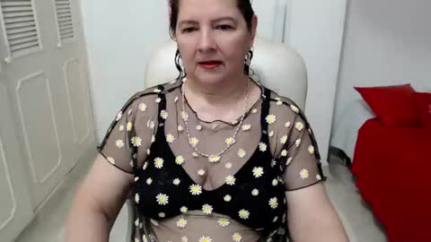 leonela   online show from June 11, 11:47 pm