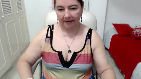 leonela   online show from June 15, 2:36 am