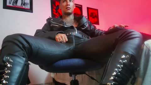 Lenardo jaramillo online show from January 5, 5:27 pm