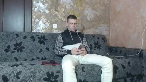 Snapshot of leoroman chatting on November 12, 9:32 am leoroman online show from November 12, 9:32 am