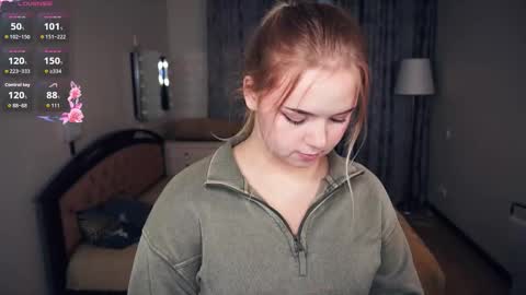 Snapshot of leotafredericks chatting on September 26, 5:11 am Hello everyone Im Lora Its my first day Were going to have fun together online show from September 26, 5:11 am