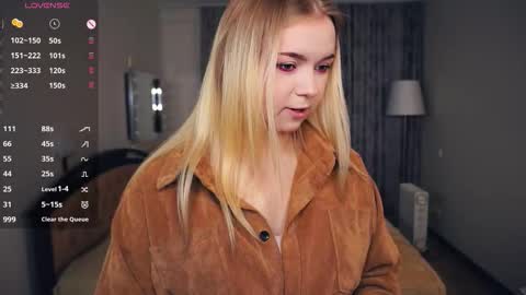 Snapshot of leotafredericks chatting on October 2, 6:31 am Hello everyone Im Lora Its my first day Were going to have fun together online show from October 2, 6:31 am