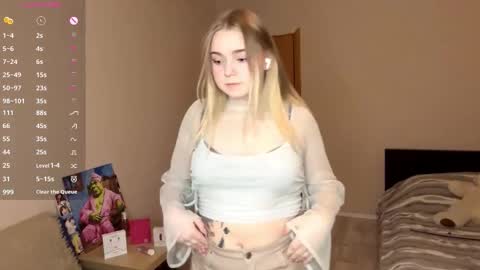 Hello everyone Im Lora Its my first day Were going to have fun together online show from January 31, 7:56 pm