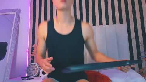 Snapshot of leotease chatting on April 25, 7:11 pm leotease online show from April 25, 7:11 pm
