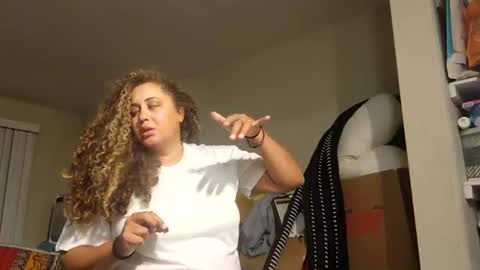 Snapshot of leothegirl88 chatting on June 12, 7:40 am leothegirl88 online show from June 12, 7:40 am