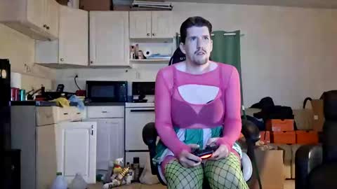 Snapshot of leppard6148 chatting on December 9, 10:11 am Keith online show from December 9, 10:11 am