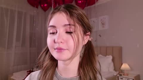 Nicole Moore online show from February 14, 7:12 pm