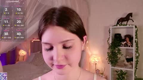 Nicole Moore online show from December 21, 3:08 pm