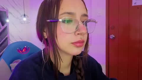   online show from May 5, 11:40 am