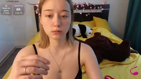 Snapshot of lerryelle chatting on June 7, 7:34 am Lerry online show from June 7, 7:34 am