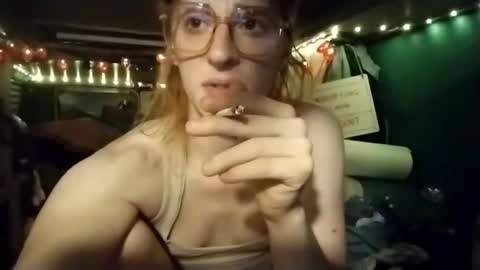Snapshot of lesleygumgrass chatting on June 8, 1:28 am LesleyGumGrass- The Boring Trans girl online show from June 8, 1:28 am