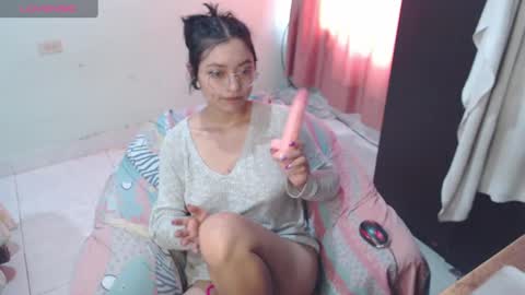 Snapshot of leslie__anderson chatting on September 23, 8:34 pm Leslie online show from September 23, 8:34 pm