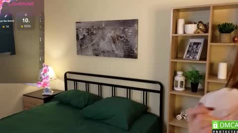 Tracy online show from October 26, 6:14 pm