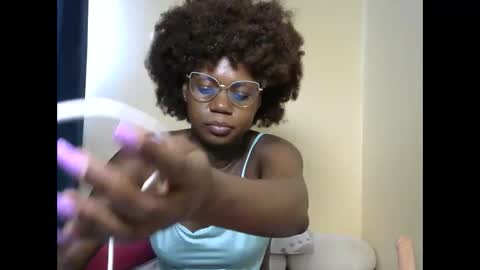 Snapshot of leslie_bebby2 chatting on March 6, 6:08 am leslie online show from March 6, 6:08 am