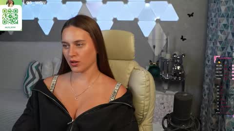 Snapshot of lesliekorfs chatting on September 19, 7:47 pm LeslieKorfs online show from September 19, 7:47 pm