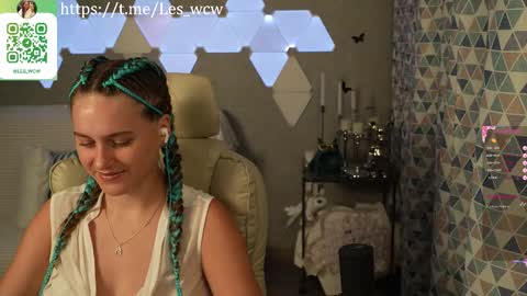 Snapshot of lesliekorfs chatting on October 5, 10:18 pm LeslieKorfs online show from October 5, 10:18 pm