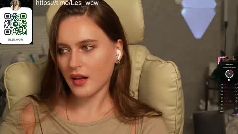 Snapshot of lesliekorfs chatting on October 27, 8:46 pm LeslieKorfs online show from October 27, 8:46 pm