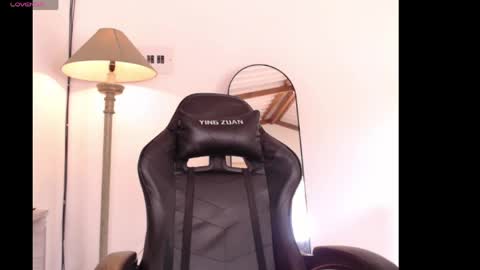 Snapshot of leslycarsson chatting on April 21, 9:06 pm lesly online show from April 21, 9:06 pm
