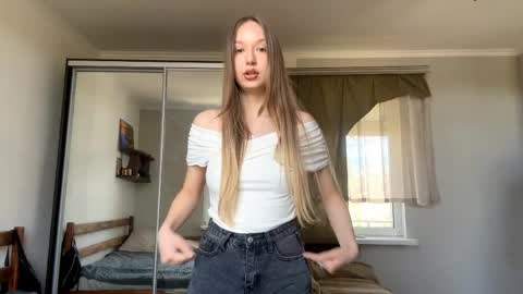 Leslie online show from April 16, 10:38 am