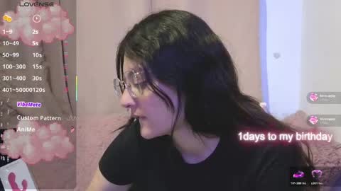 lessliee online show from May 12, 7:05 am