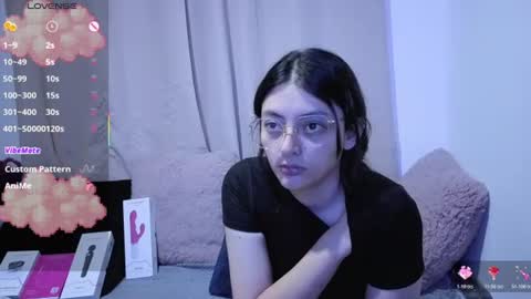 lessliee online show from June 13, 8:12 am