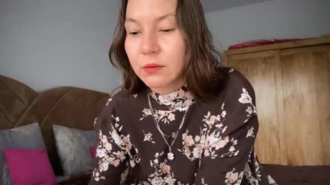 Snapshot of lessya_magic chatting on December 9, 7:17 am lessya_magic online show from December 9, 7:17 am