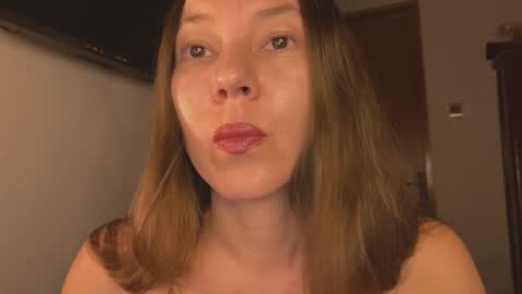 Snapshot of lessya_magic chatting on September 27, 11:04 am lessya_magic online show from September 27, 11:04 am