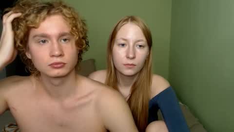 Snapshot of lessyxjhony chatting on October 19, 9:54 am Alisa Jhony online show from October 19, 9:54 am