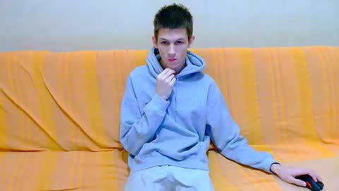 lester_broo online show from February 12, 7:25 am