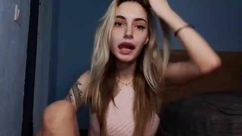 lesyawhite online show from November 25, 4:18 pm