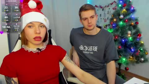 Snapshot of let_me_seee chatting on December 22, 8:25 pm Fiona online show from December 22, 8:25 pm