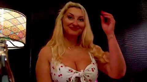 Snapshot of leticiareys chatting on December 18, 7:53 pm leticiareys online show from December 18, 7:53 pm