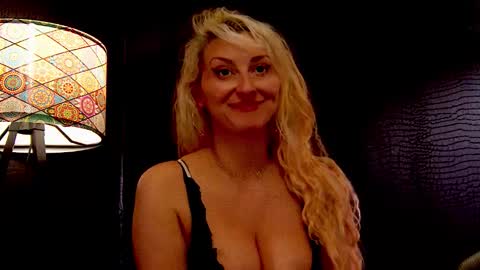 Snapshot of leticiareys chatting on January 9, 12:19 pm leticiareys online show from January 9, 12:19 pm