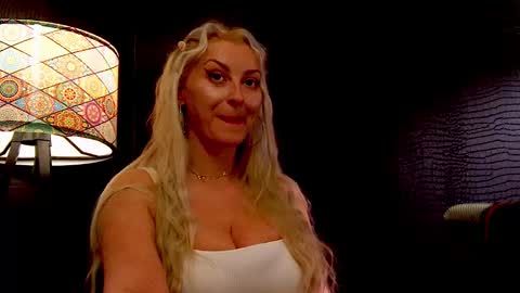 Snapshot of leticiareys chatting on January 17, 6:11 pm leticiareys online show from January 17, 6:11 pm