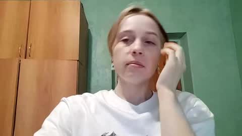 letitiaboteler online show from December 2, 11:04 am