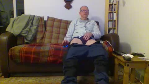 Snapshot of letmestrip chatting on January 24, 12:31 am paul online show from January 24, 12:31 am