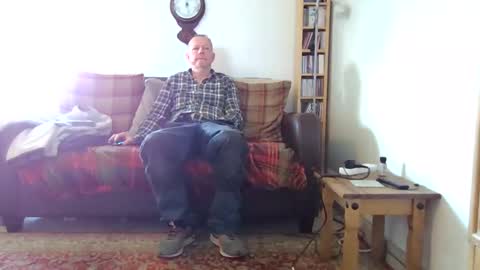 Snapshot of letmestrip chatting on September 21, 8:27 am paul online show from September 21, 8:27 am