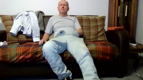 Snapshot of letmestrip chatting on October 30, 7:14 pm paul online show from October 30, 7:14 pm