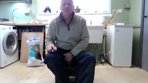 Snapshot of letmestrip chatting on February 15, 11:19 am paul online show from February 15, 11:19 am