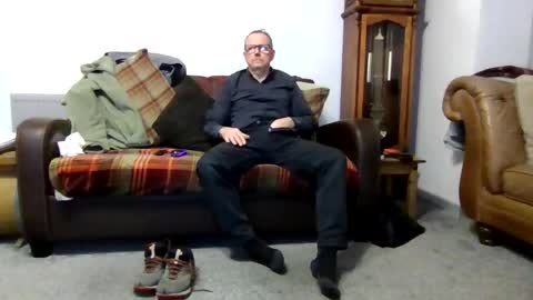 Snapshot of letmestrip chatting on March 2, 11:33 pm paul online show from March 2, 11:33 pm