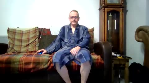 Snapshot of letmestrip chatting on March 23, 5:55 am paul online show from March 23, 5:55 am