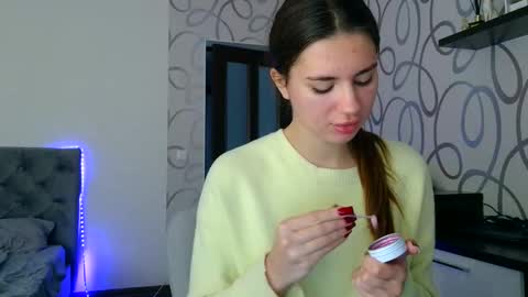 Emily online show from November 11, 10:37 am