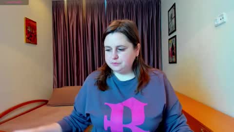 Naomi online show from December 3, 7:27 am