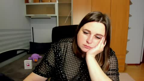 Naomi online show from April 28, 9:03 am