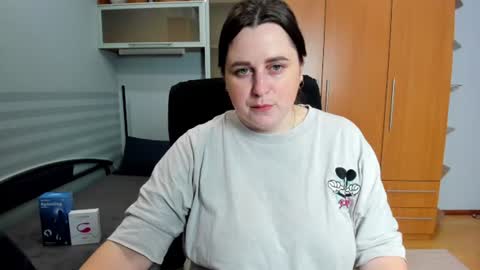 Naomi online show from June 15, 6:04 am