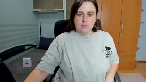 Naomi online show from June 17, 5:54 am
