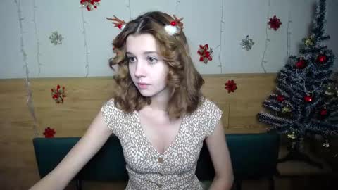 Snapshot of letty_curly chatting on December 25, 11:00 am letty_curly online show from December 25, 11:00 am
