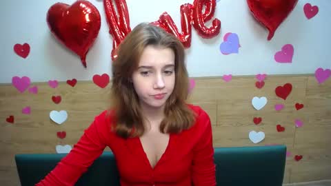 Snapshot of letty_curly chatting on February 5, 9:04 am letty_curly online show from February 5, 9:04 am